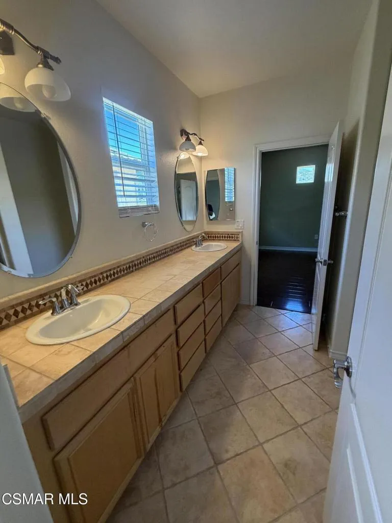 5179 Pine Rose Court #10 Simi Valley, CA 93063