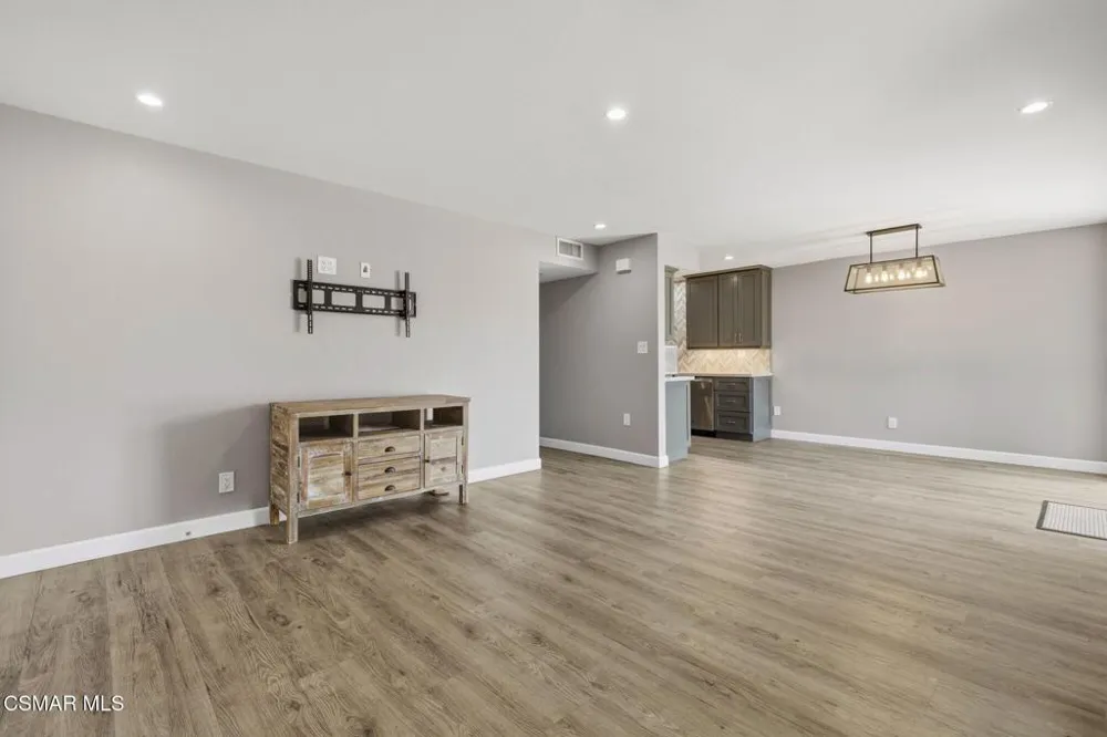 150 E Los Angeles Avenue #308 Moorpark, CA 93021