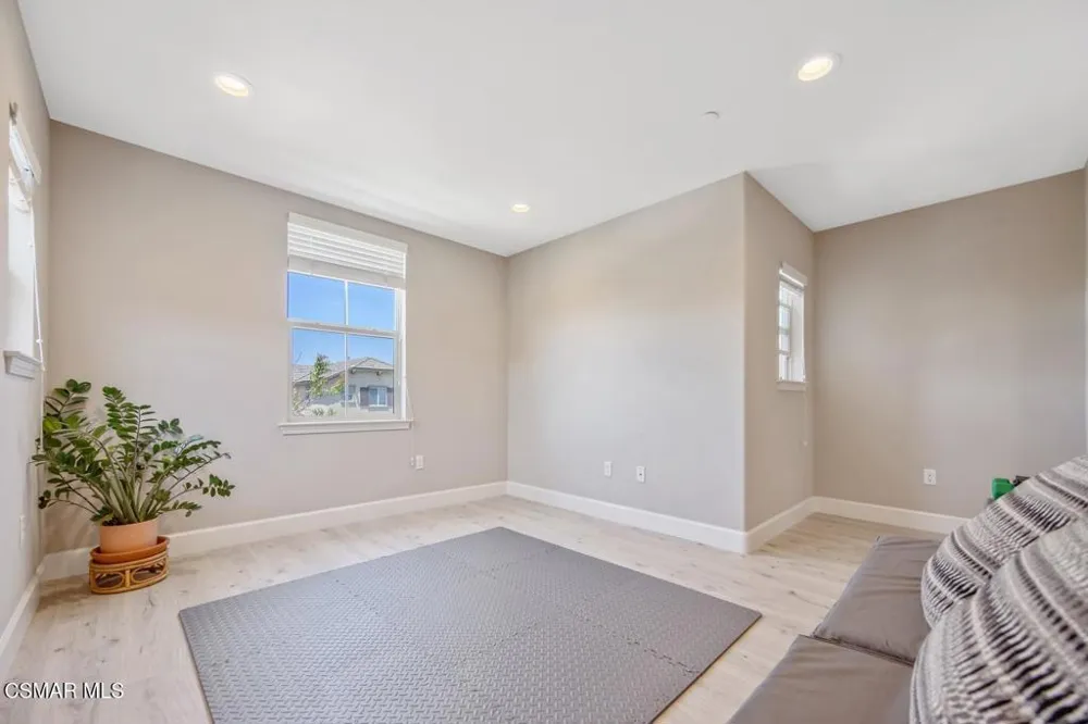 7092 Crimora Avenue Moorpark, CA 93021