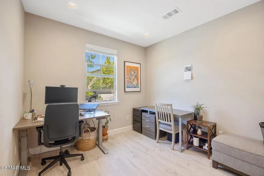 7092 Crimora Avenue Moorpark, CA 93021
