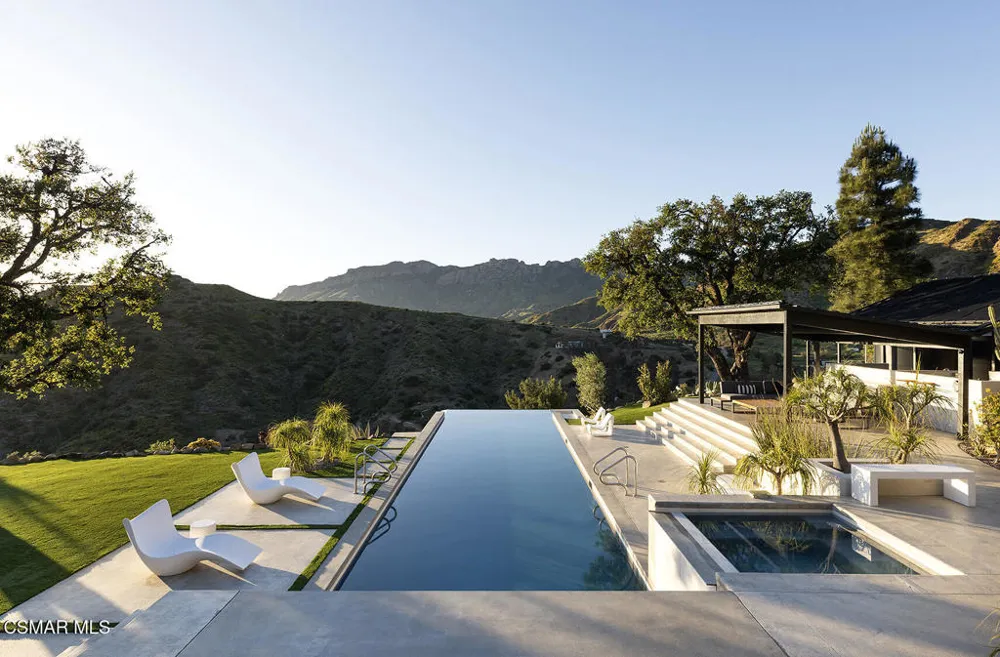 12530 Stagecoach Road Malibu, CA 90265