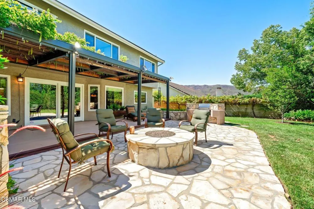 5755 Willowtree Drive Agoura Hills, CA 91301