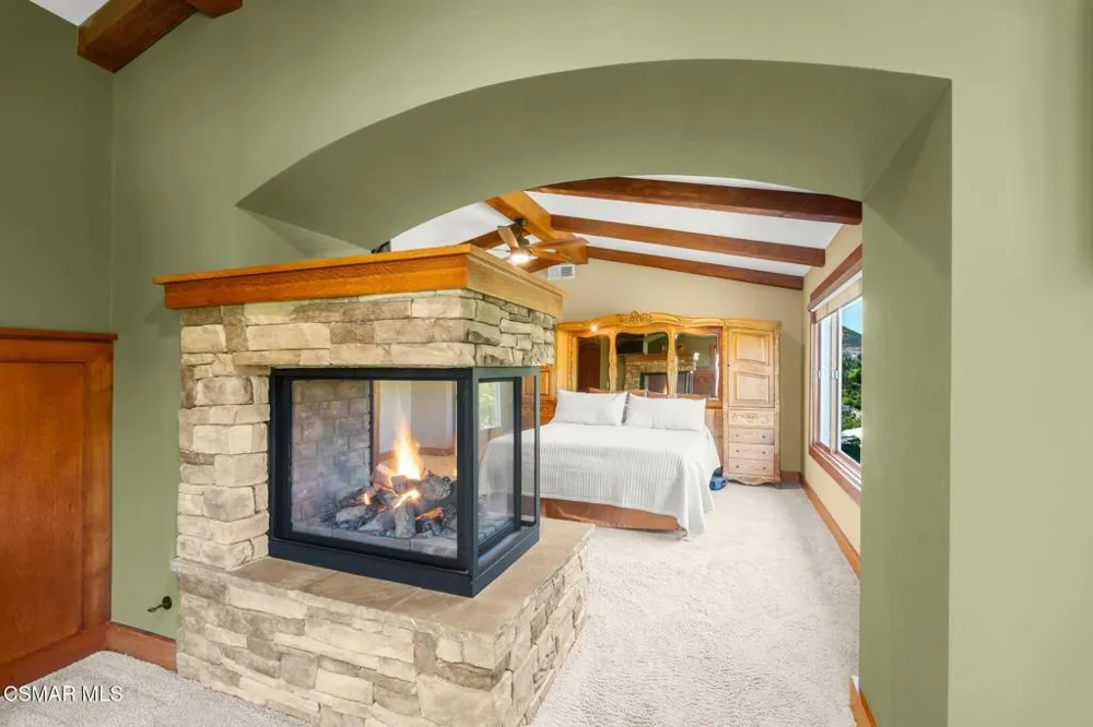 5755 Willowtree Drive Agoura Hills, CA 91301