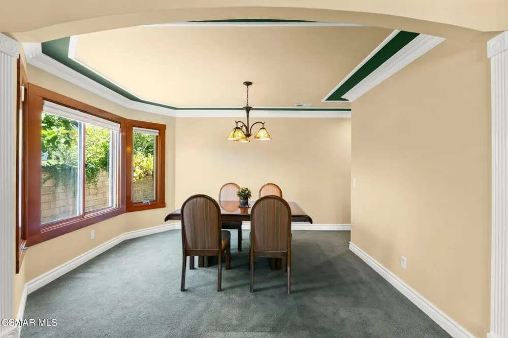 5755 Willowtree Drive Agoura Hills, CA 91301