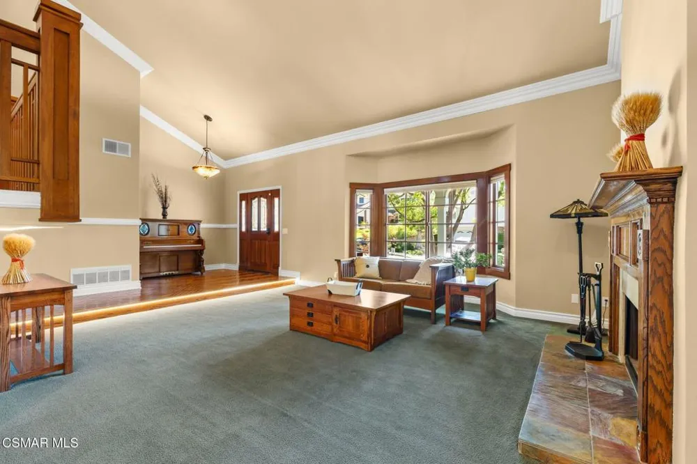 5755 Willowtree Drive Agoura Hills, CA 91301