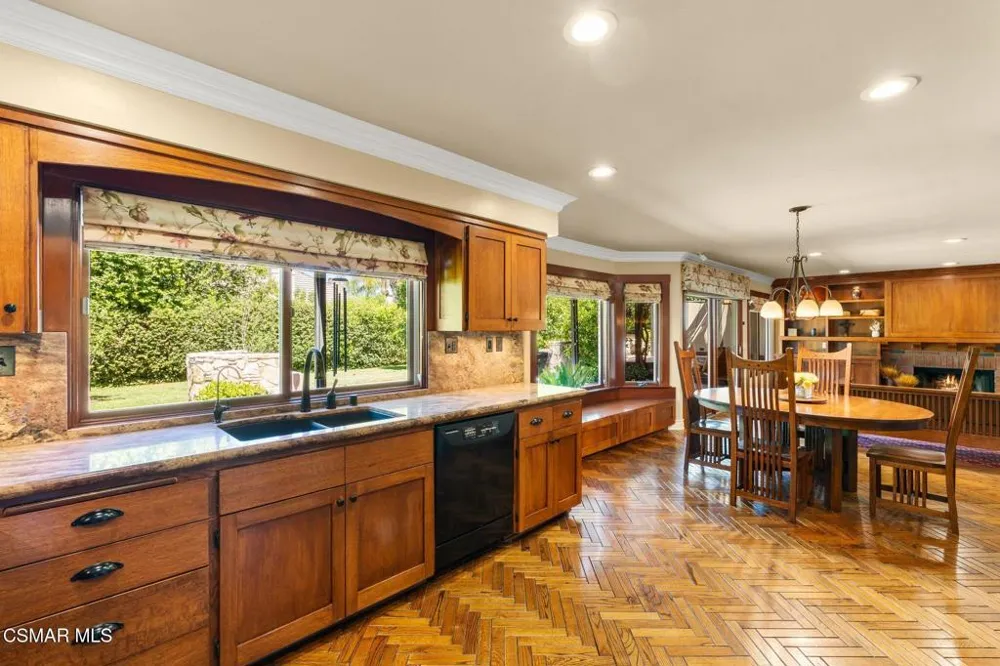5755 Willowtree Drive Agoura Hills, CA 91301