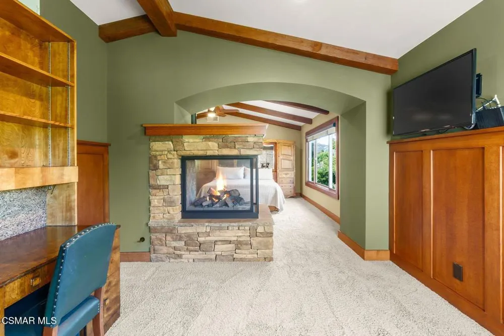 5755 Willowtree Drive Agoura Hills, CA 91301