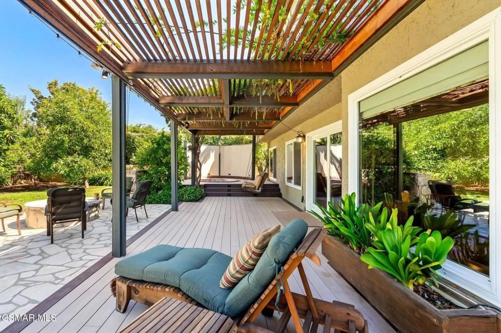 5755 Willowtree Drive Agoura Hills, CA 91301