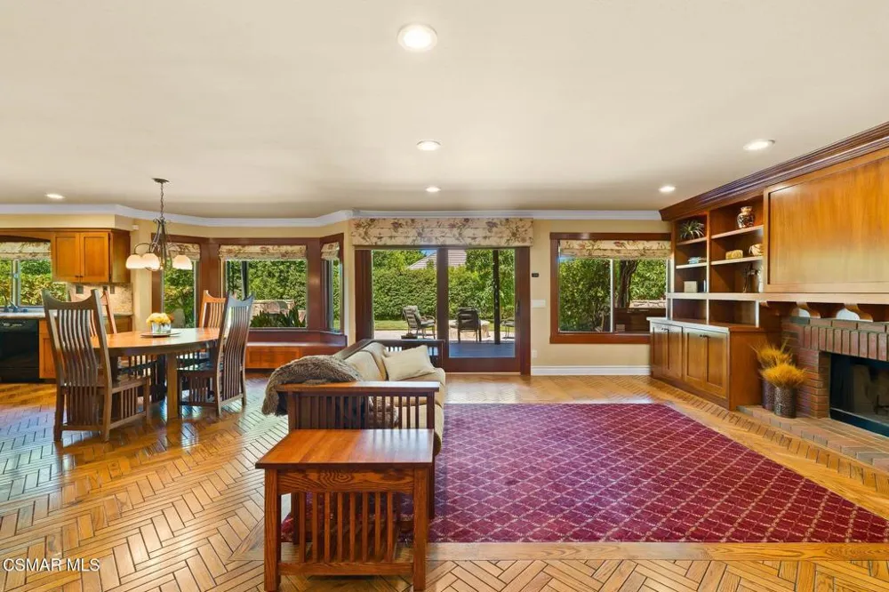 5755 Willowtree Drive Agoura Hills, CA 91301