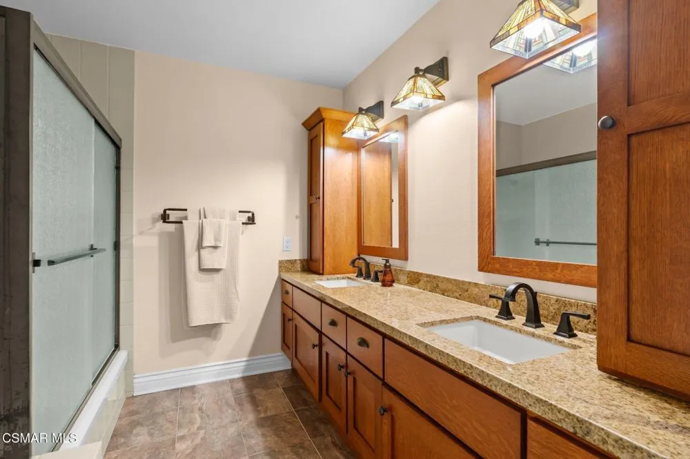 5755 Willowtree Drive Agoura Hills, CA 91301