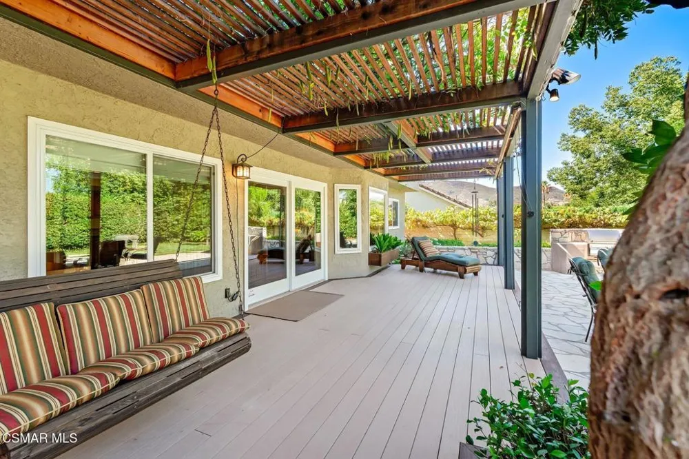 5755 Willowtree Drive Agoura Hills, CA 91301