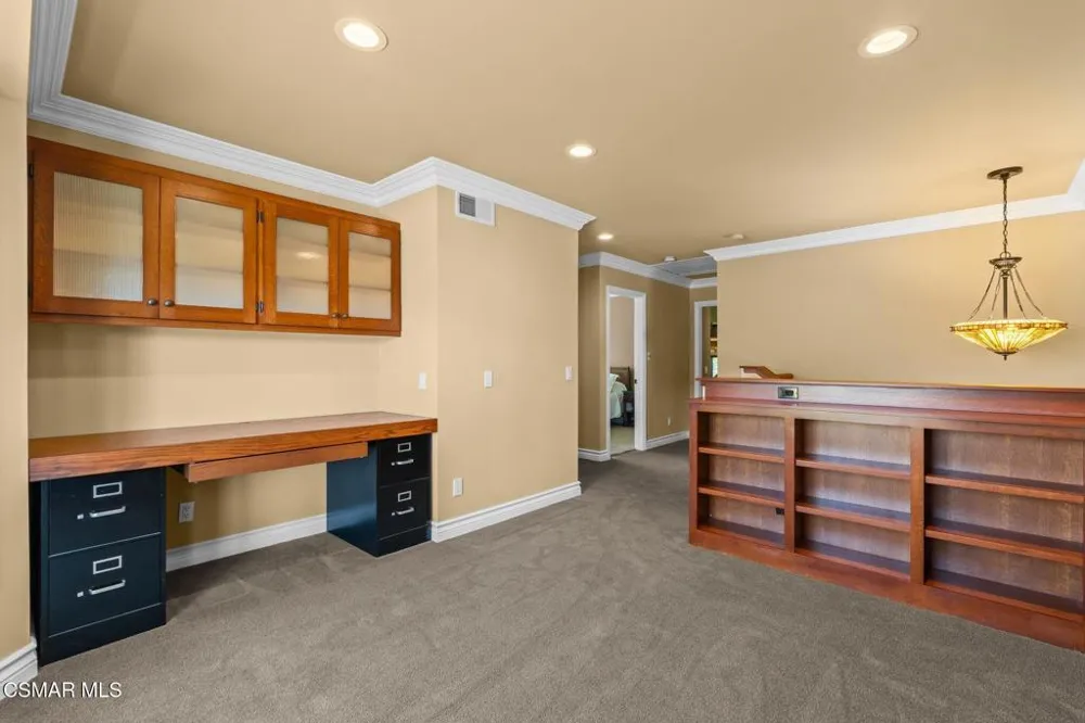 5755 Willowtree Drive Agoura Hills, CA 91301