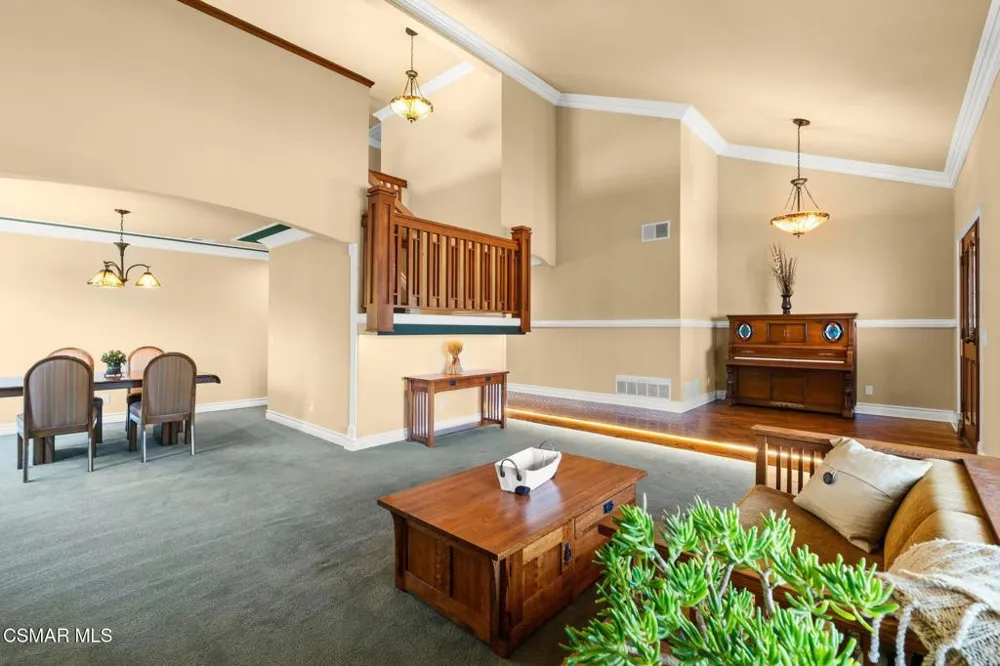 5755 Willowtree Drive Agoura Hills, CA 91301
