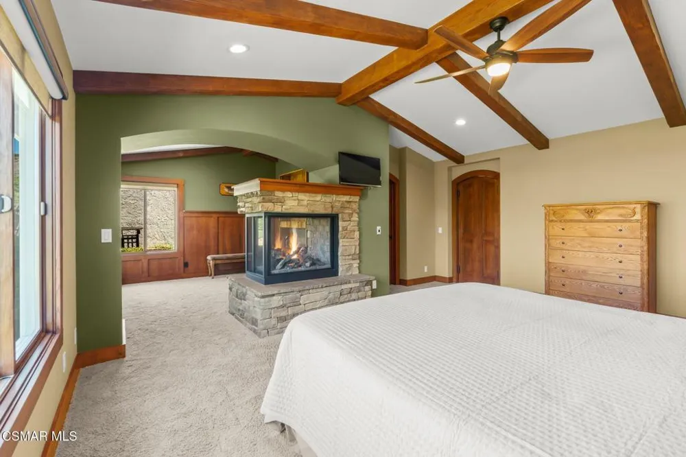 5755 Willowtree Drive Agoura Hills, CA 91301