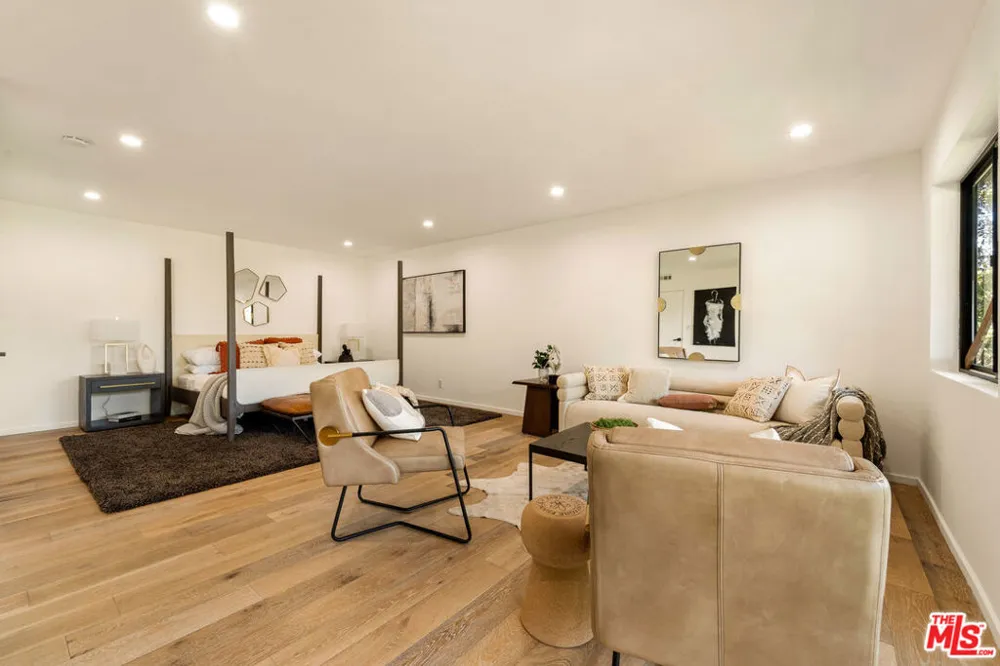 11587 Sunshine Terrace Studio City, CA 91604