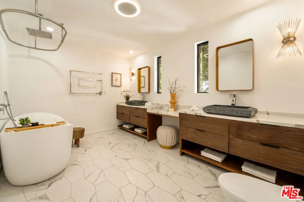 11587 Sunshine Terrace Studio City, CA 91604