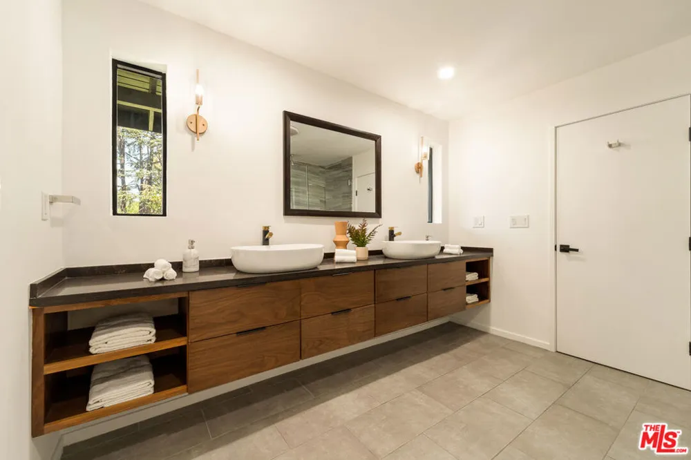 11587 Sunshine Terrace Studio City, CA 91604