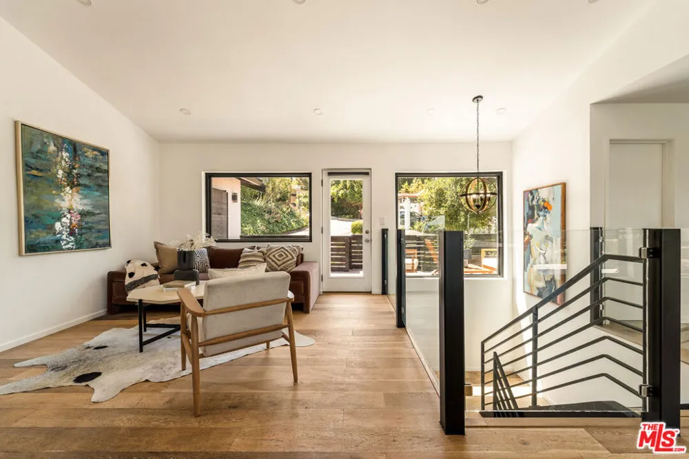 11587 Sunshine Terrace Studio City, CA 91604
