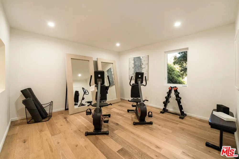 11587 Sunshine Terrace Studio City, CA 91604