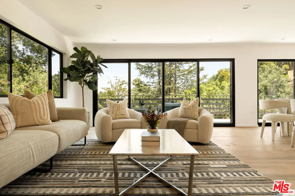 11587 Sunshine Terrace Studio City, CA 91604