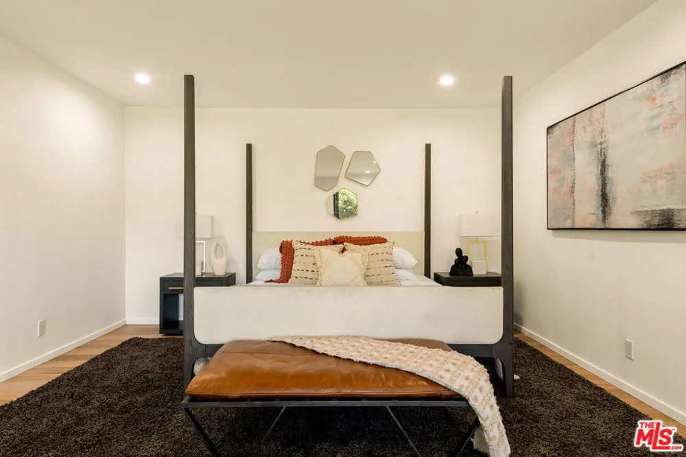 11587 Sunshine Terrace Studio City, CA 91604