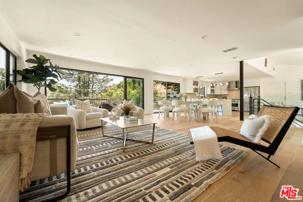 11587 Sunshine Terrace Studio City, CA 91604