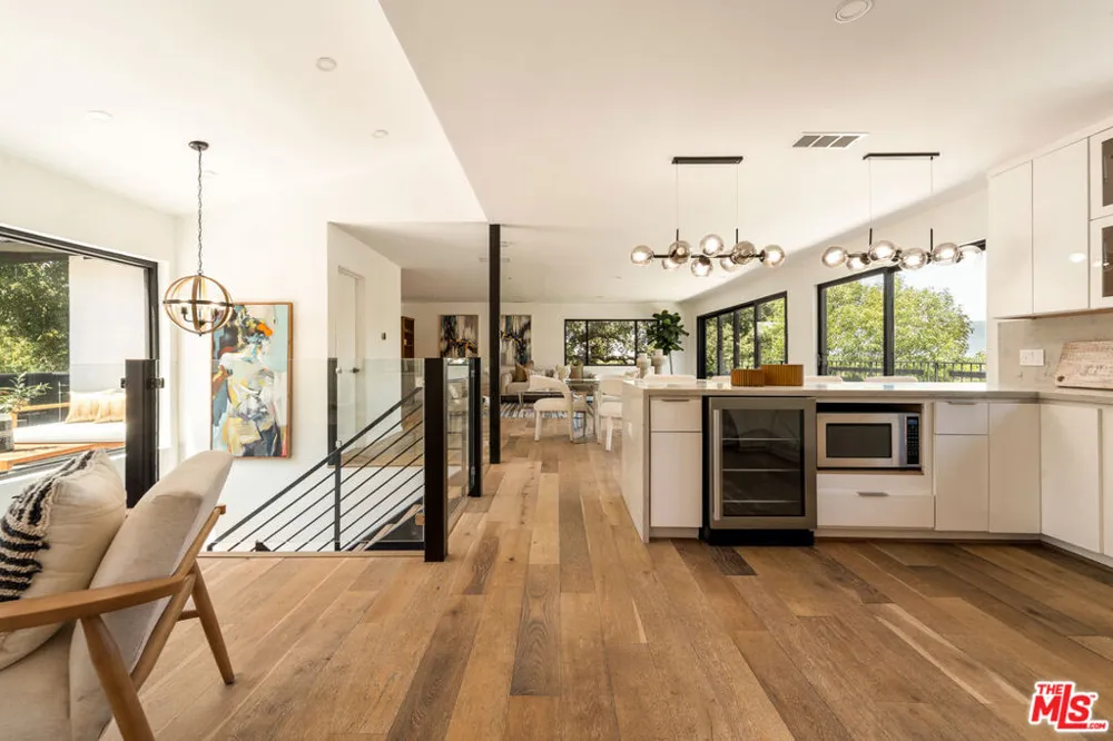 11587 Sunshine Terrace Studio City, CA 91604