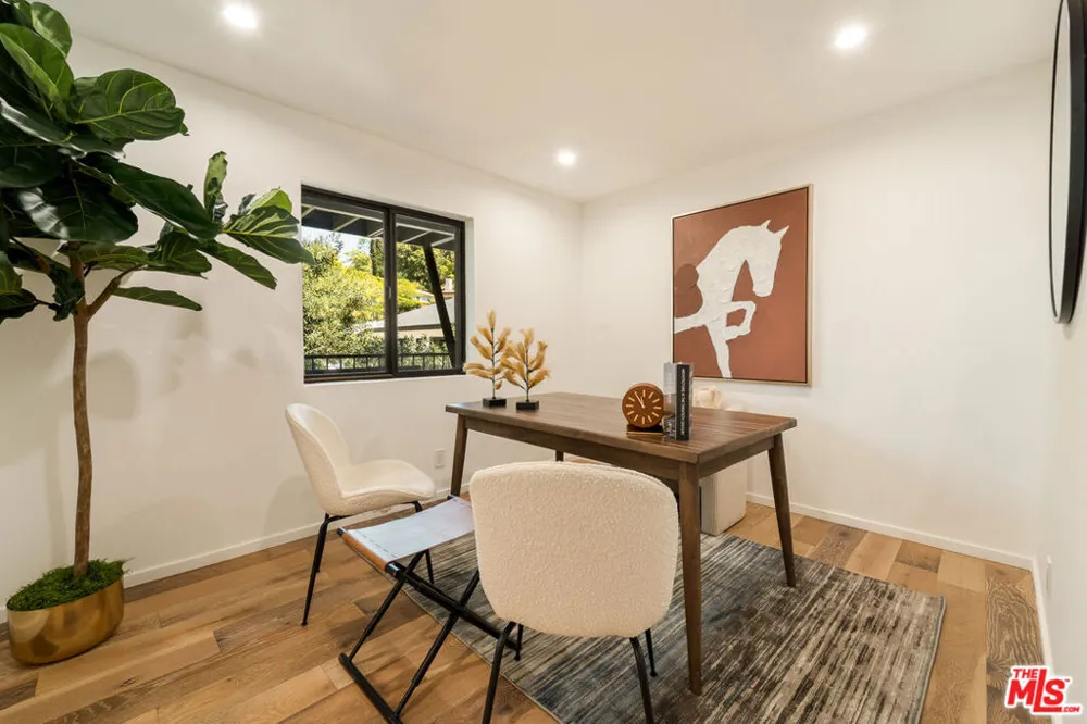 11587 Sunshine Terrace Studio City, CA 91604