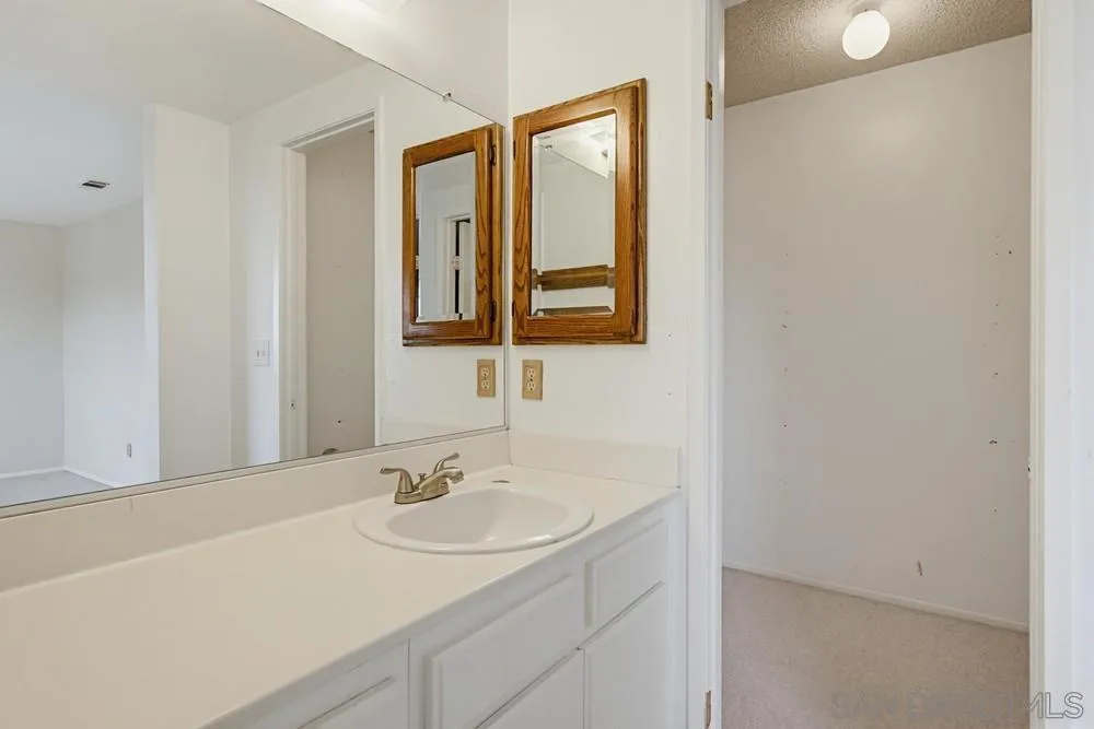 13221 Westmark #28 Poway, CA 92064