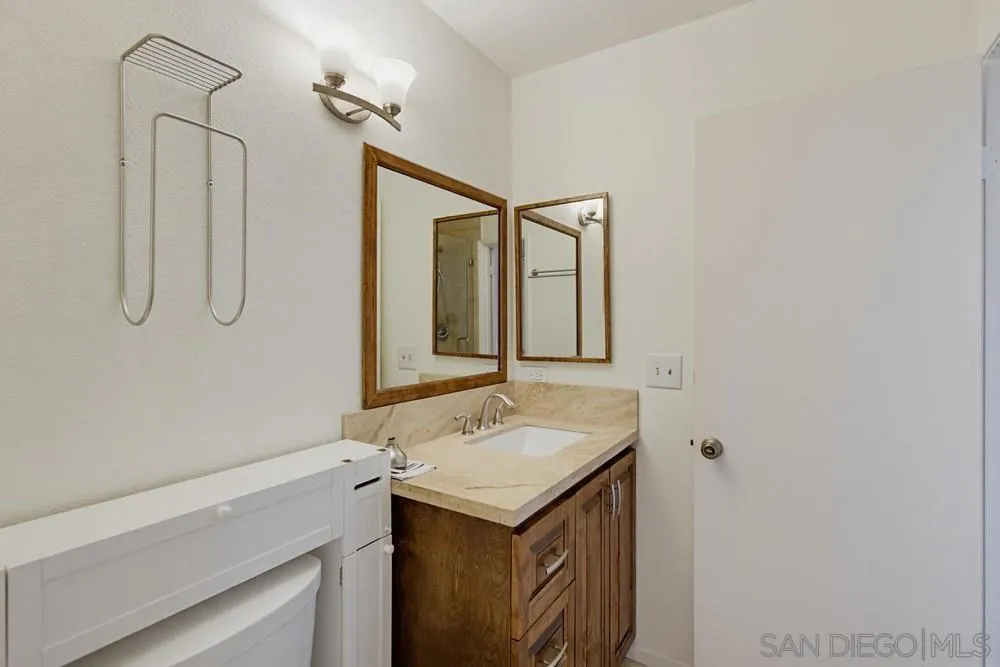 13221 Westmark #28 Poway, CA 92064