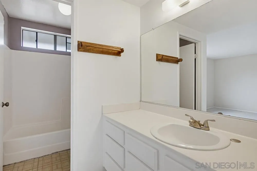 13221 Westmark #28 Poway, CA 92064