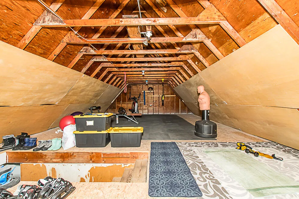 1210 Eagle Lake Drive Kalamazoo, MI 49009