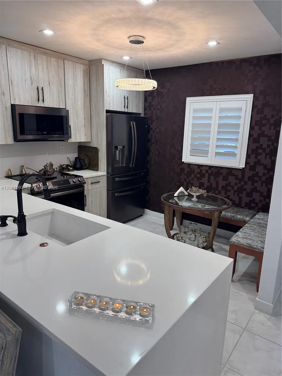 250 NE 20th St #2110 Boca Raton, FL 33431