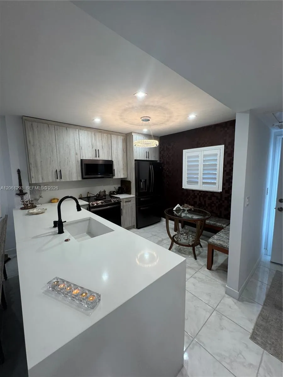 250 NE 20th St #2110 Boca Raton, FL 33431