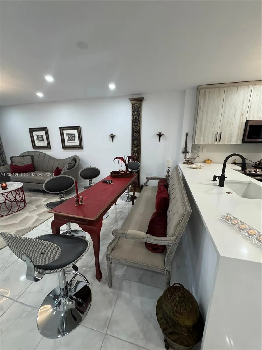 250 NE 20th St #2110 Boca Raton, FL 33431