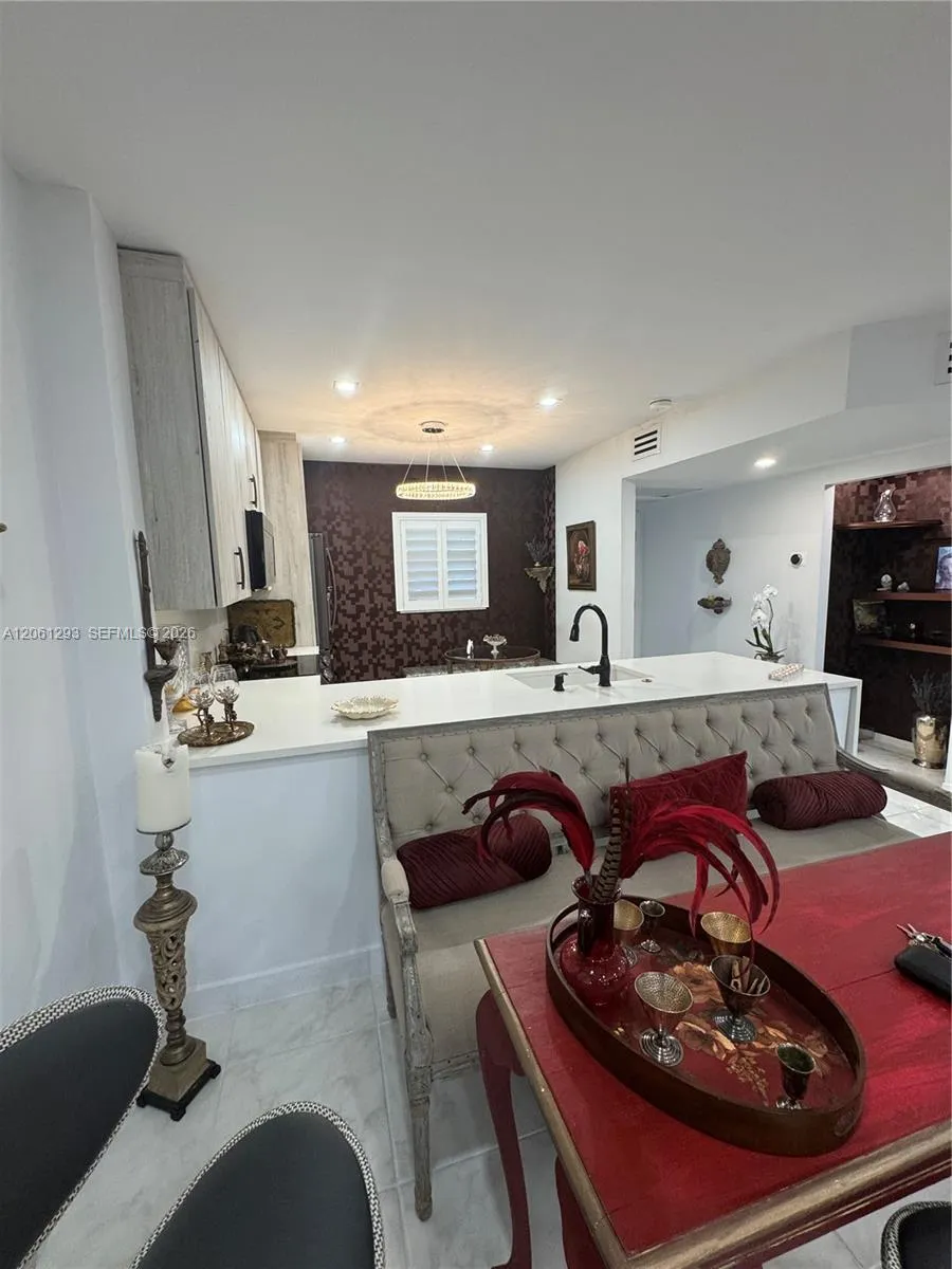 250 NE 20th St #2110 Boca Raton, FL 33431