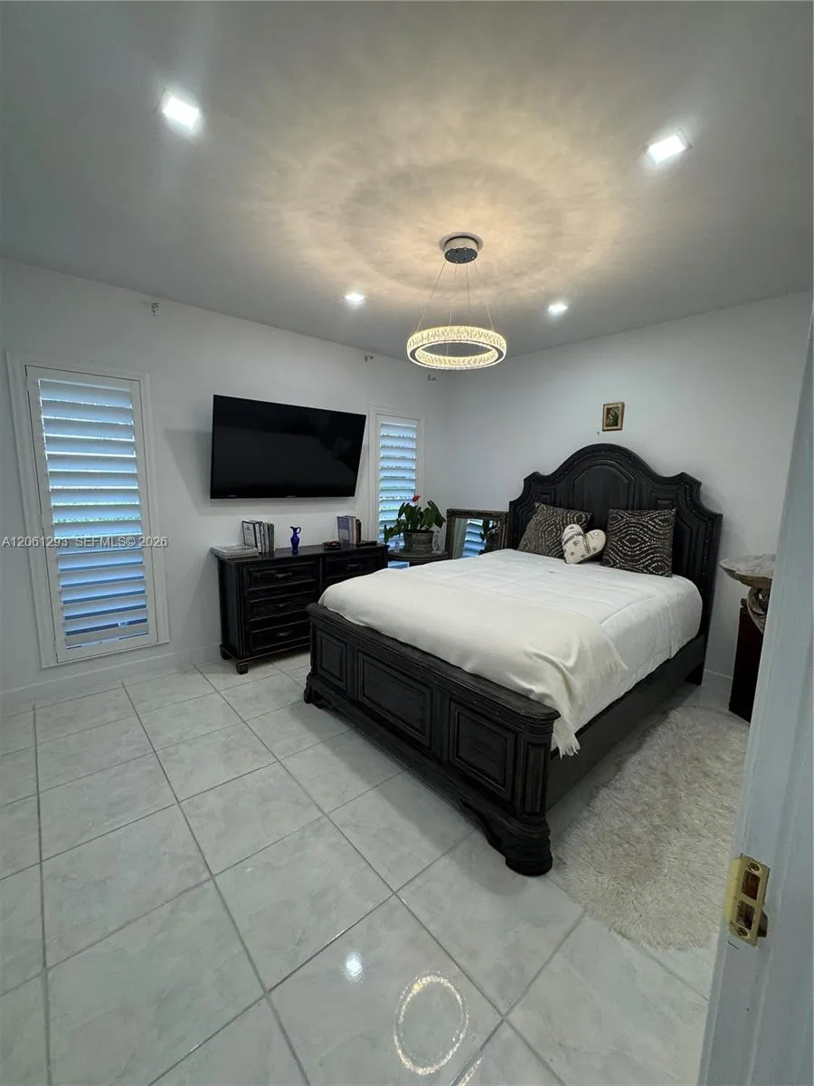 250 NE 20th St #2110 Boca Raton, FL 33431