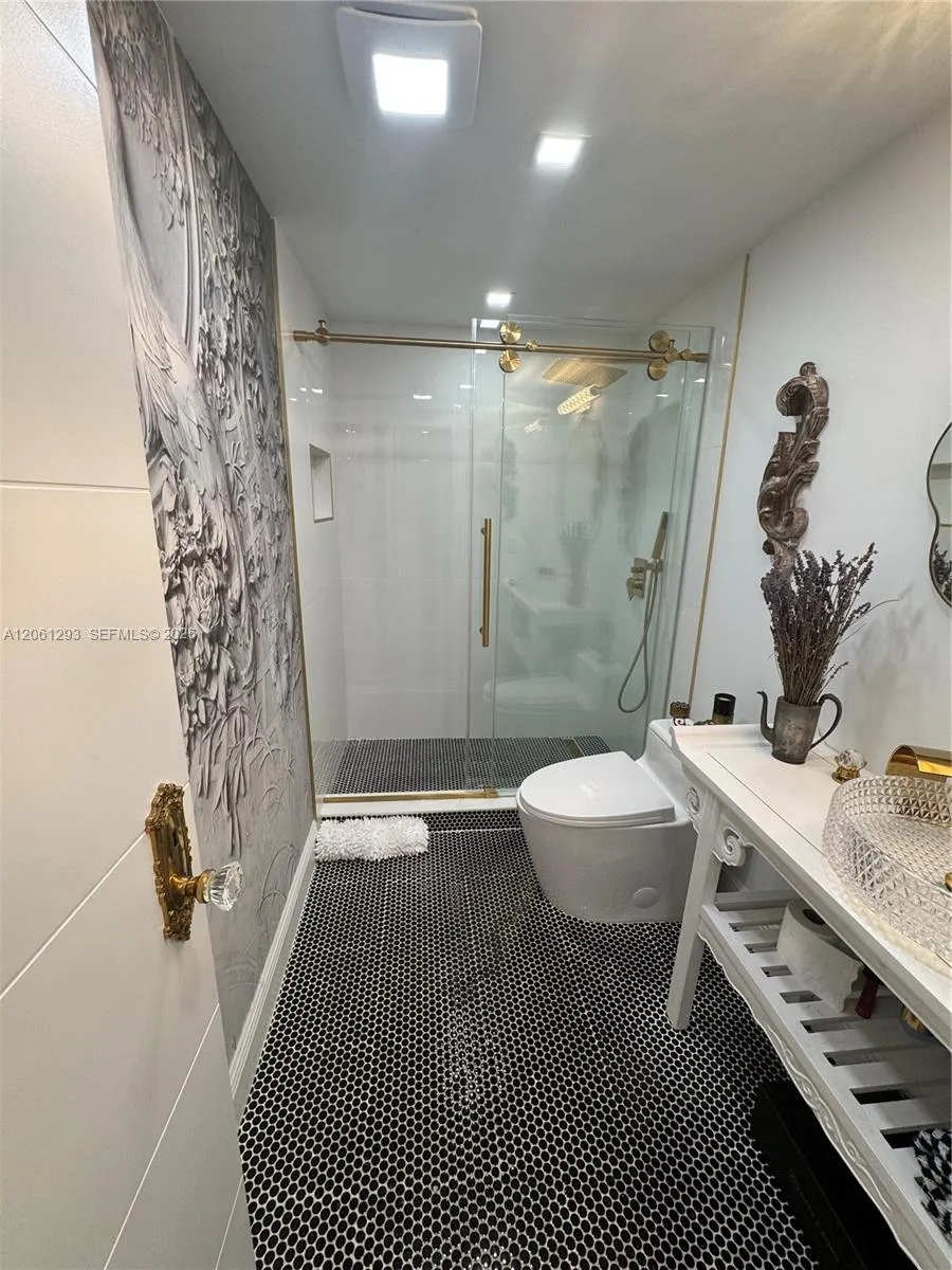 250 NE 20th St #2110 Boca Raton, FL 33431