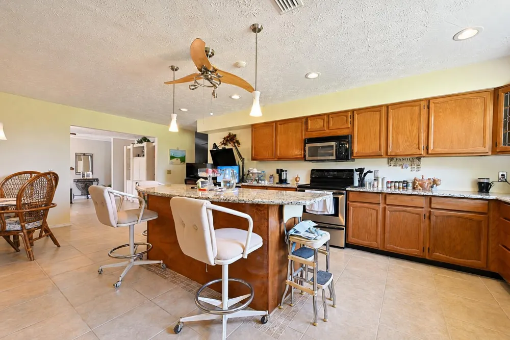 8690 Shadylake Lane Fort Pierce, FL 34947