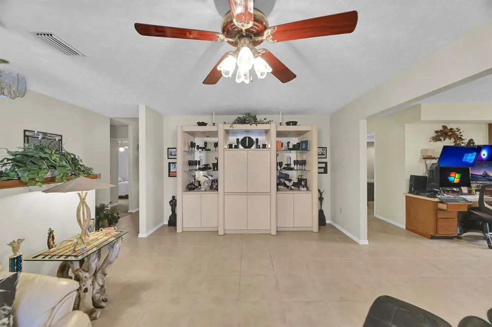 8690 Shadylake Lane Fort Pierce, FL 34947