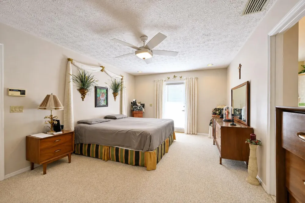 8690 Shadylake Lane Fort Pierce, FL 34947