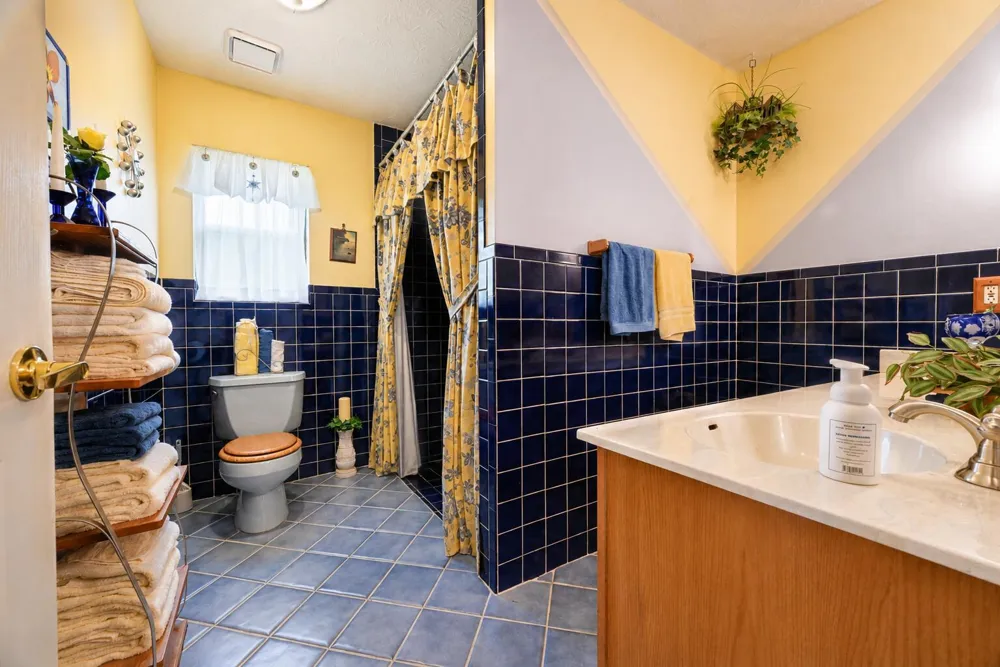 8690 Shadylake Lane Fort Pierce, FL 34947