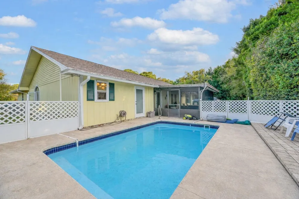 8690 Shadylake Lane Fort Pierce, FL 34947