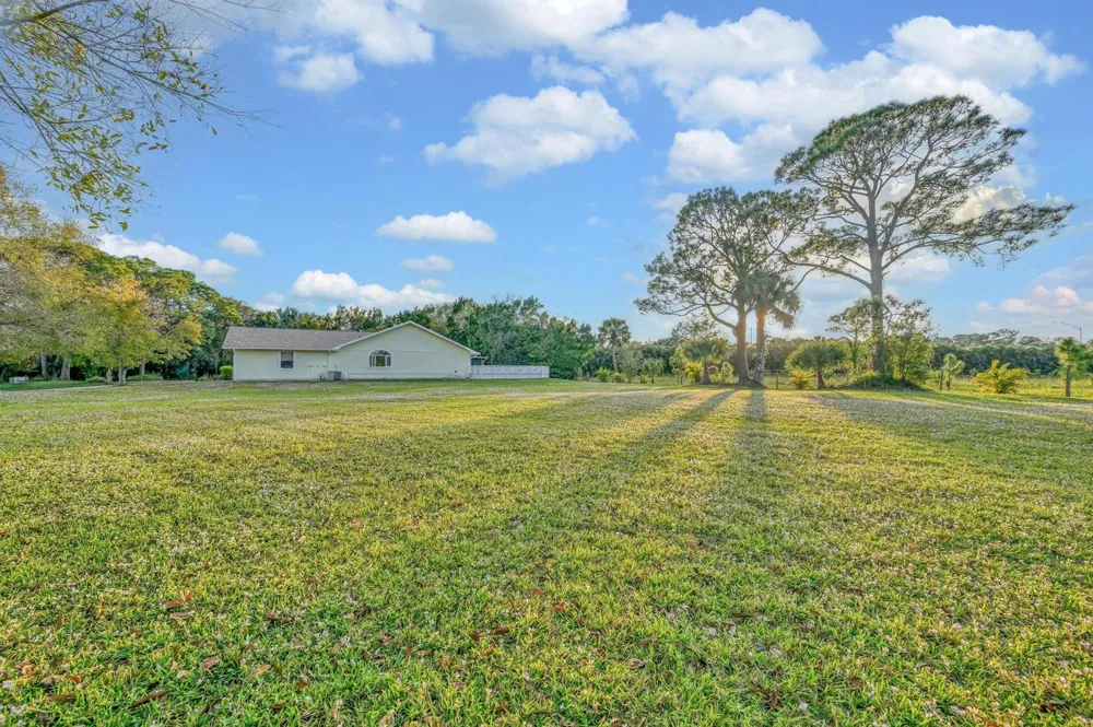 8690 Shadylake Lane Fort Pierce, FL 34947