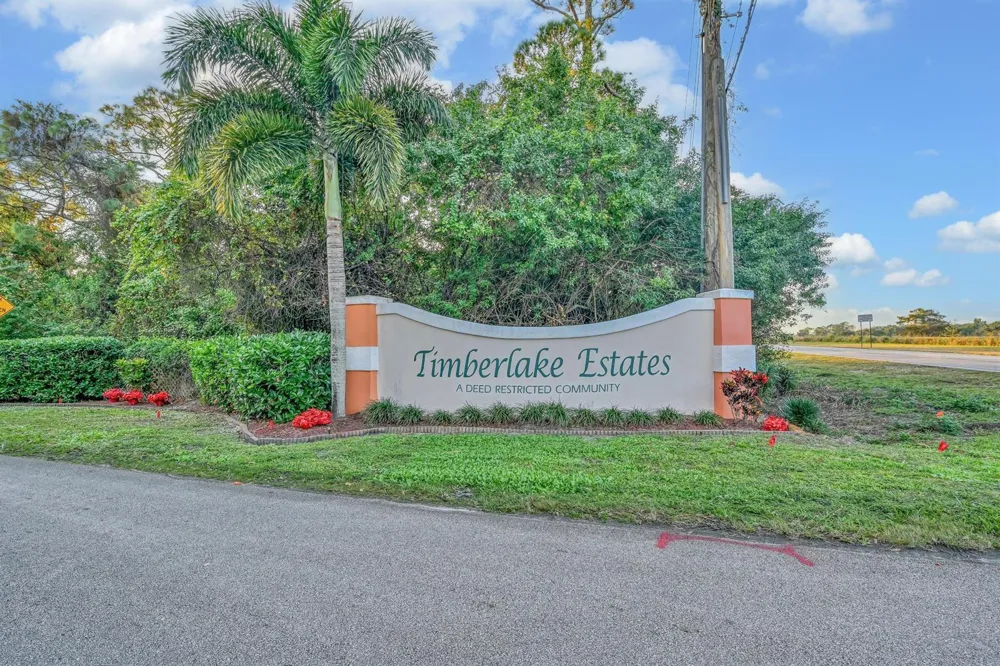 8690 Shadylake Lane Fort Pierce, FL 34947