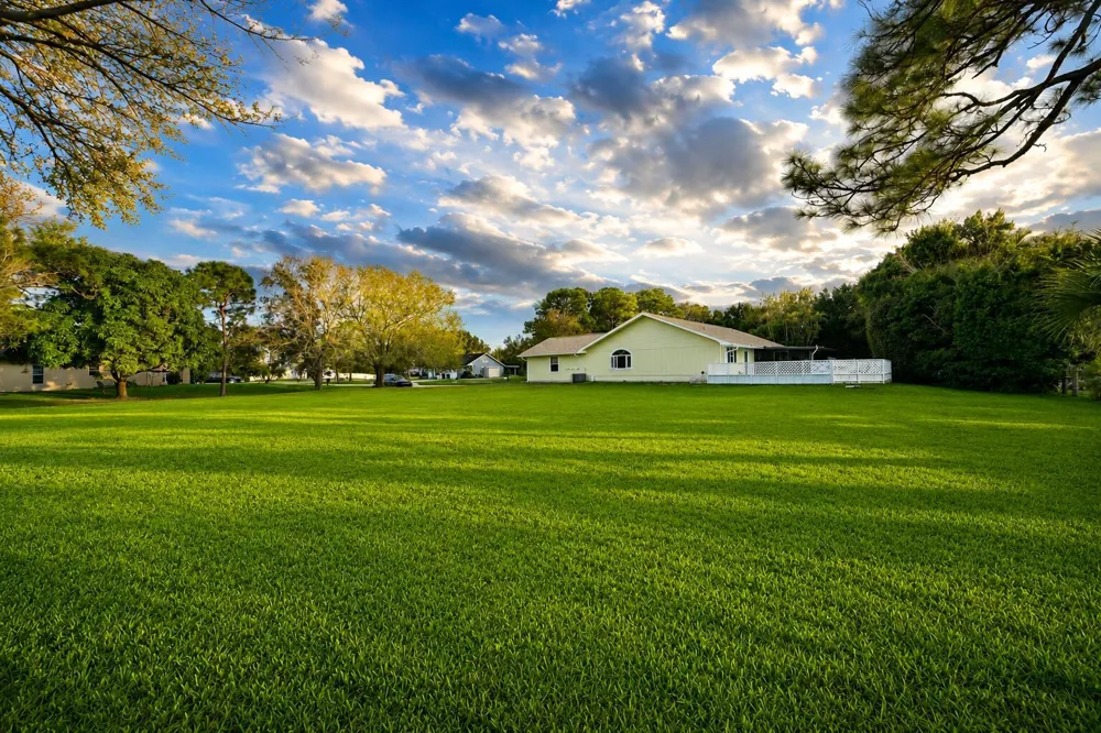 8690 Shadylake Lane Fort Pierce, FL 34947