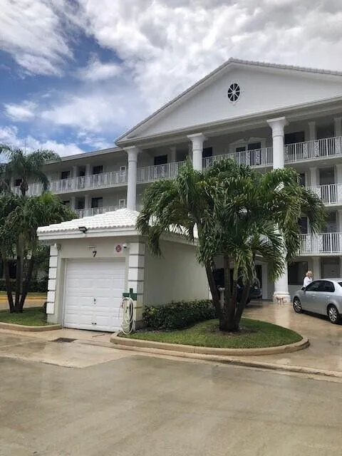 2811 Village Boulevard #202 West Palm Beach, FL 33409