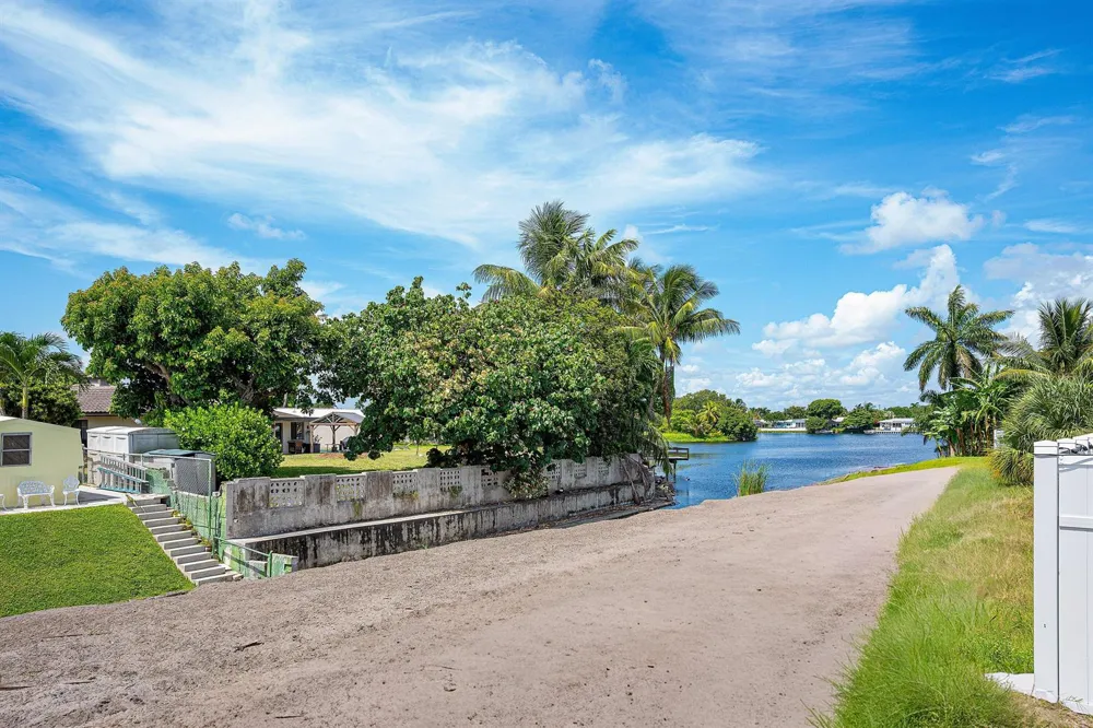 970 SW 7TH STREET Boca Raton, FL 33486