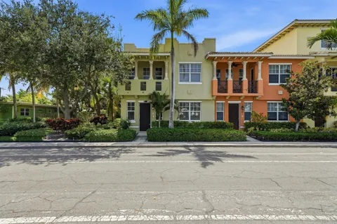 219 L STREET #100