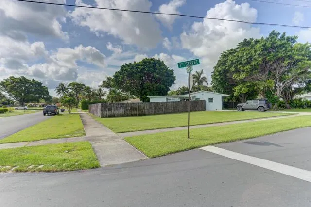 1133 7th Street Lake Park, FL 33403